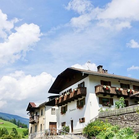 Ciasa Preroman Mansarde Appartement Sankt Martin im Turm Buitenkant foto
