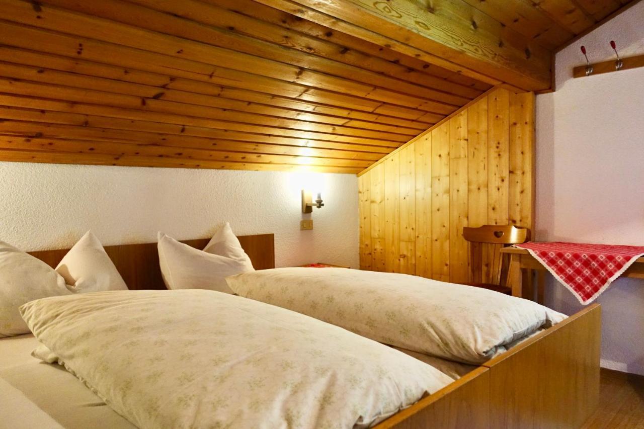 Ciasa Preroman Mansarde Appartement Sankt Martin im Turm Buitenkant foto