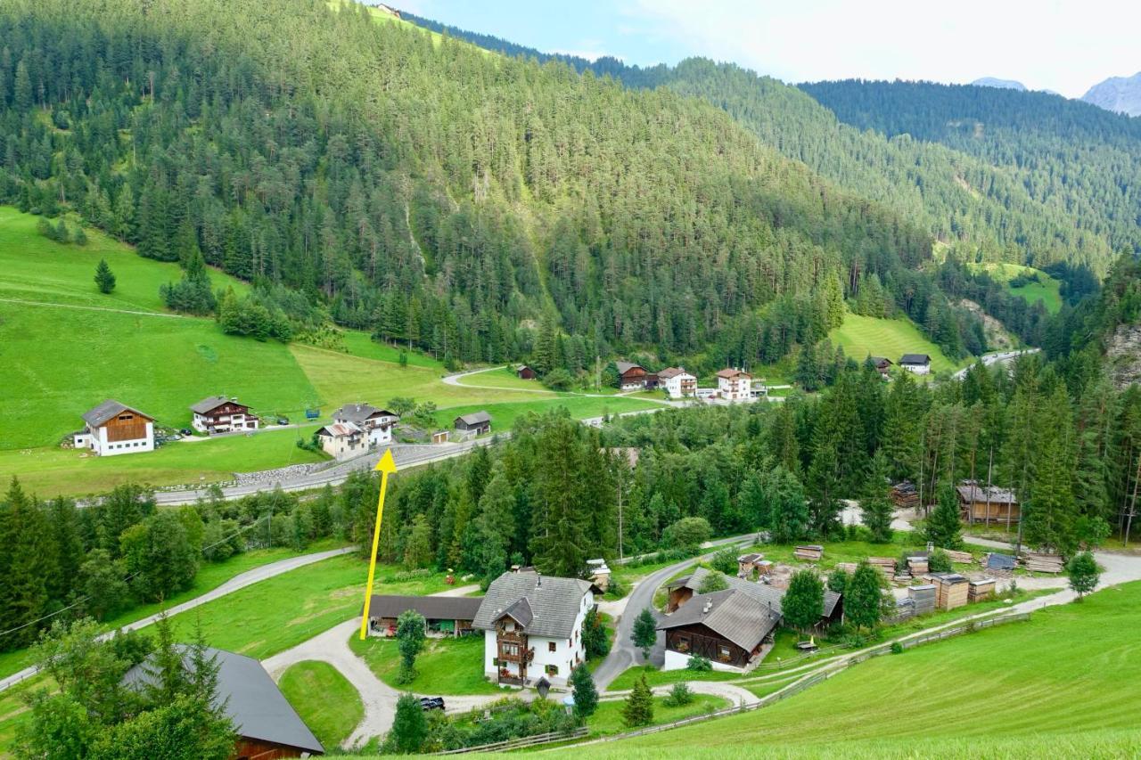 Ciasa Preroman Mansarde Appartement Sankt Martin im Turm Buitenkant foto