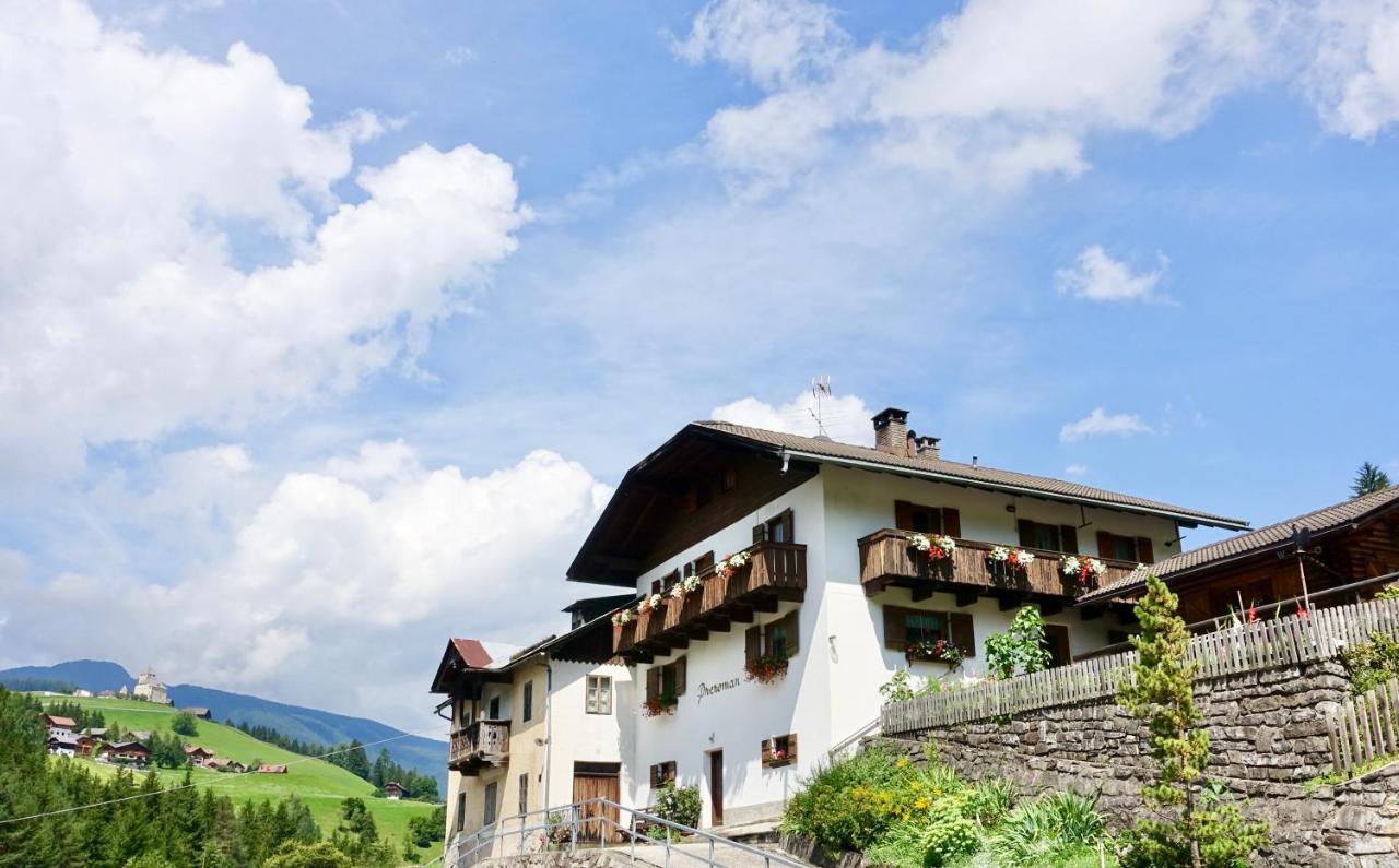 Ciasa Preroman Mansarde Appartement Sankt Martin im Turm Buitenkant foto